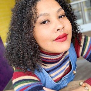 Meet your Posher, Nikoiya